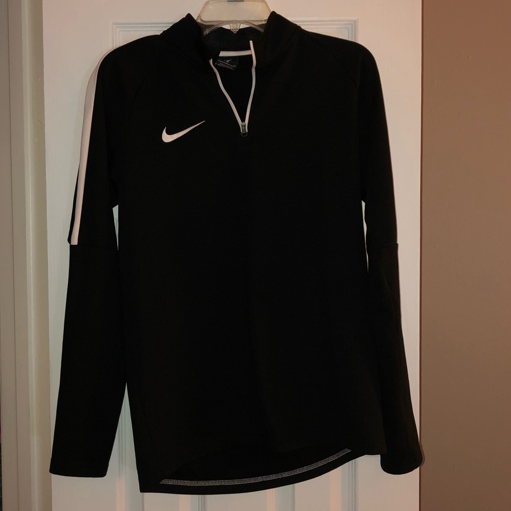 women’s nike 1/4 zip pullover